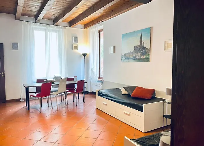 Sottoriva 12 City Center Large Apartment